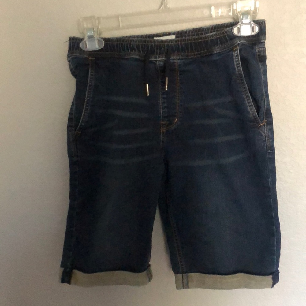 Mid-length shorts